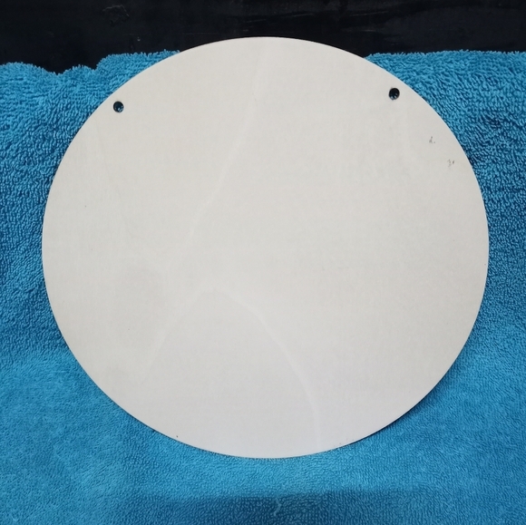 Rustic Welcome Sign with Paw Print Design Wood. - Picture 2 of 2